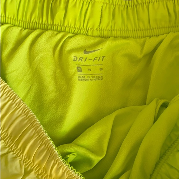 Tempo Nike shorts - Picture 4 of 4